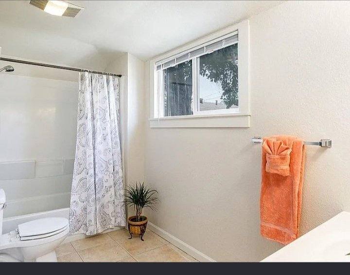House for rent at 5068 10th Ave, Sacramento, CA 95820