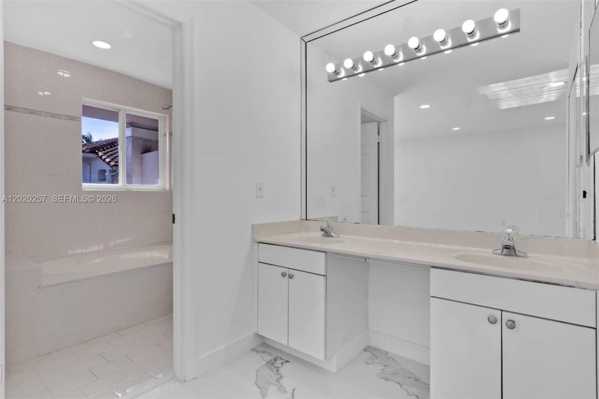 Townhouse for rent at 10245 SW 154th Place #O, Miami, FL 33196