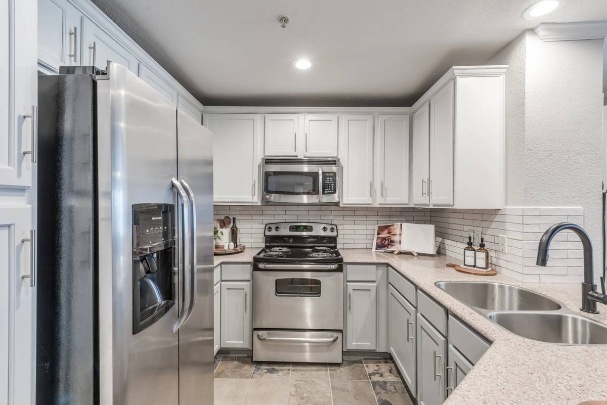 Apartment for rent at 2100 Bering Dr, Houston, TX 77057