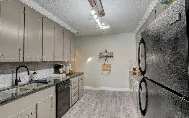 Apartment for rent at 5331 Beverly Hill St, Houston, TX 77056