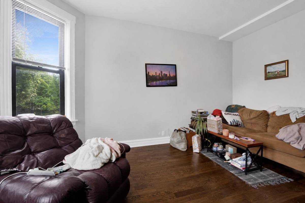 Apartment for rent at 2341 W Charleston St #2F, Chicago, IL 60647