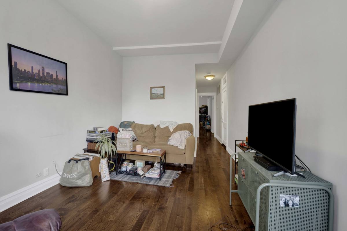 Apartment for rent at 2341 W Charleston St #2F, Chicago, IL 60647