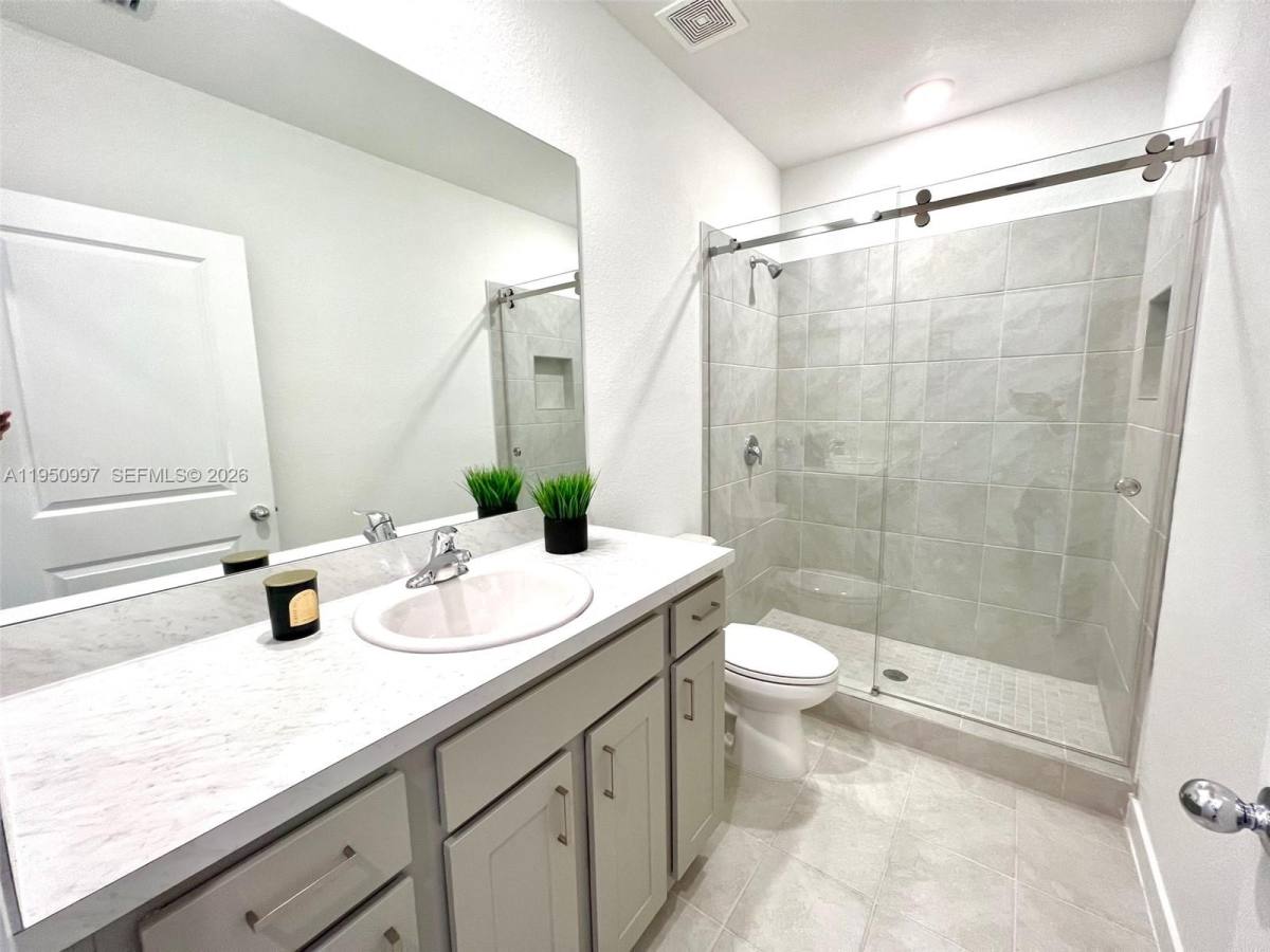 Townhouse for rent at 429 NE 12th St, Homestead, FL 33030