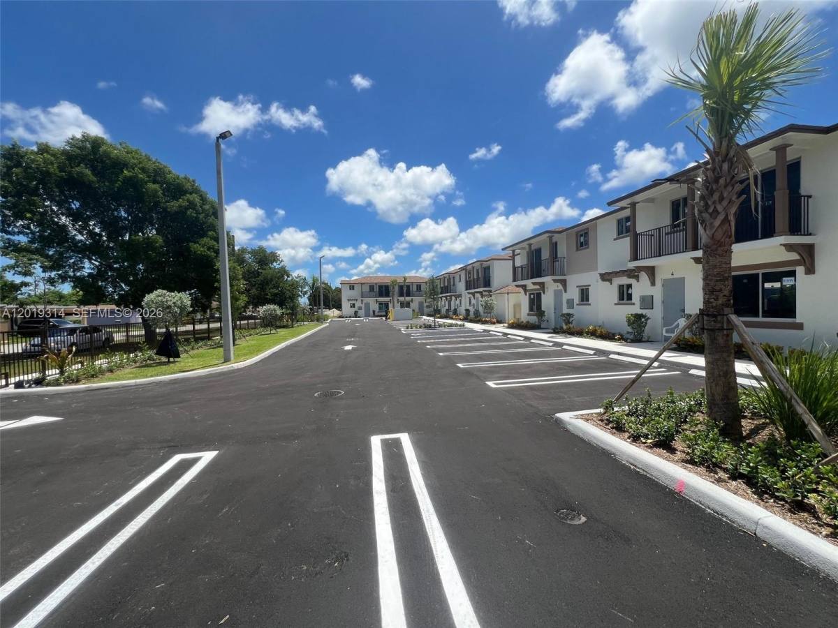 Townhouse for rent at 199 Redland Rd #B5, Homestead, FL 33034