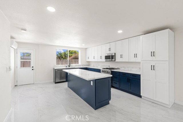 House for rent at 1580 San Bernardino Place, Costa Mesa, CA 92627