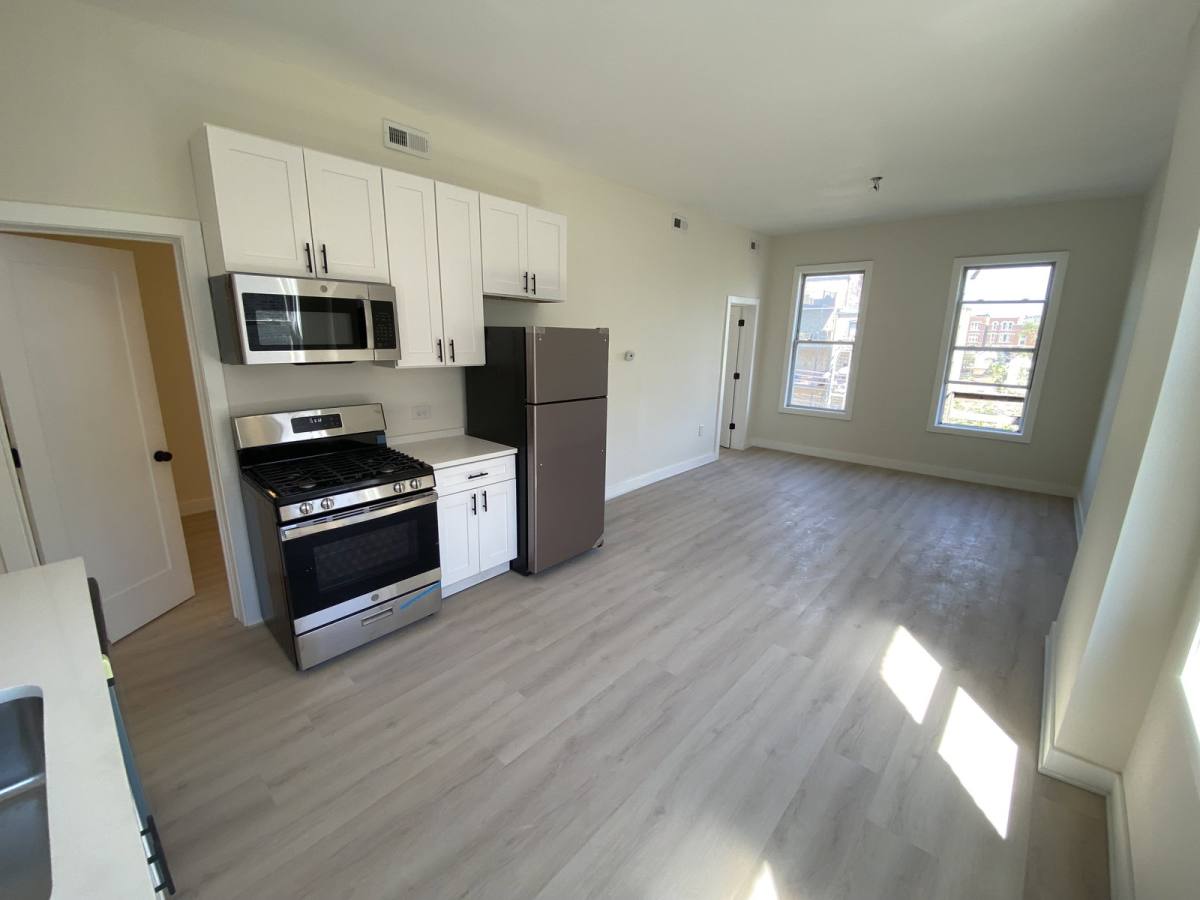Apartment for rent at 1322 W Ohio St #2R, Chicago, IL 60642