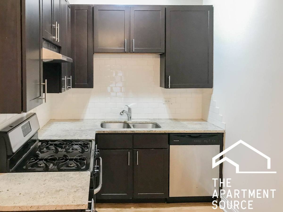 Apartment for rent at 432 W Surf St #108, Chicago, IL 60657