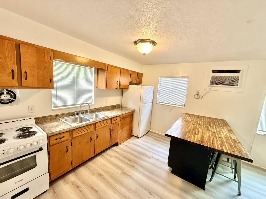 Apartment for rent at 1135 Highland St N, Saint Petersburg, FL 33701