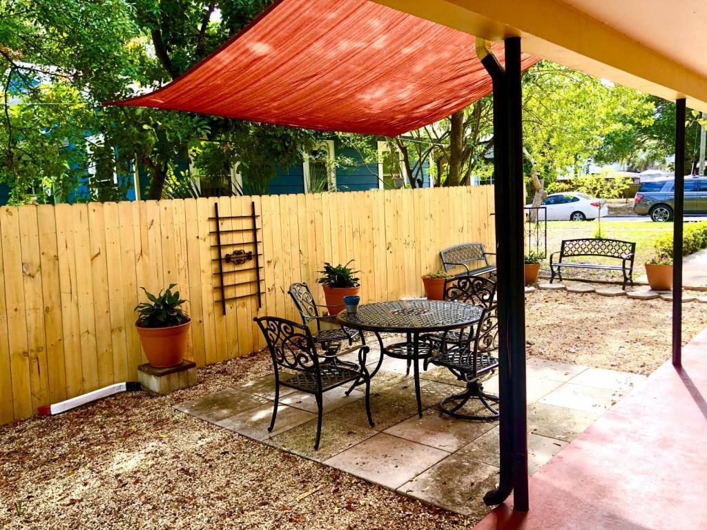 Apartment for rent at 1135 Highland St N, Saint Petersburg, FL 33701