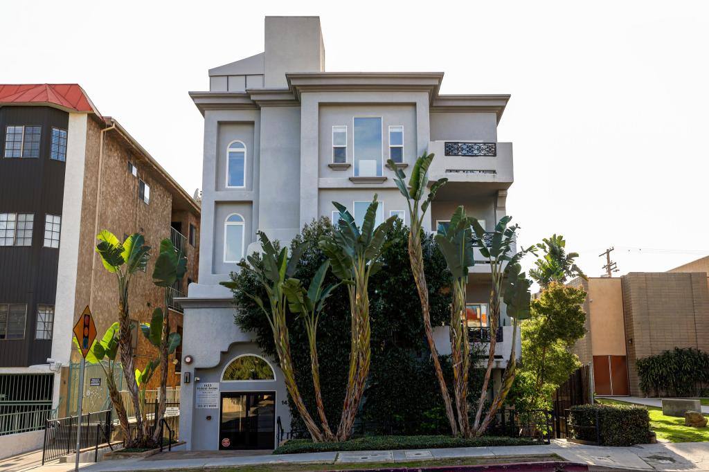 Apartment for rent at 1433 Federal Ave #201, Los Angeles, CA 90025