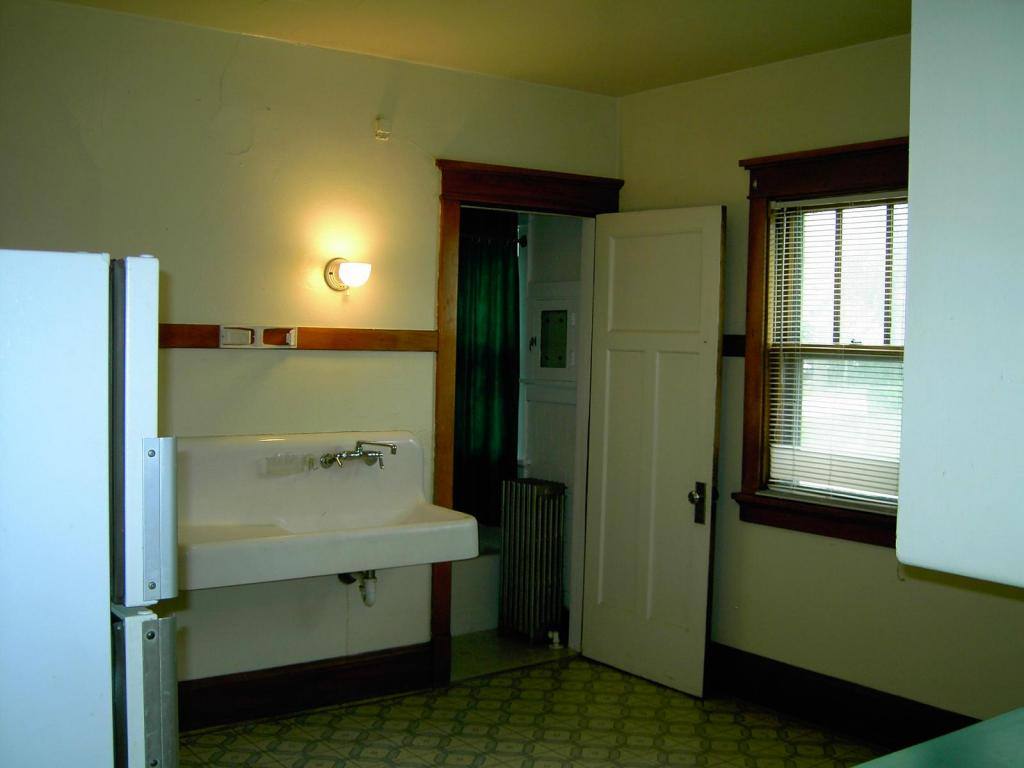 Apartment for rent at 1820 E Hartford Ave, Milwaukee, WI 53211
