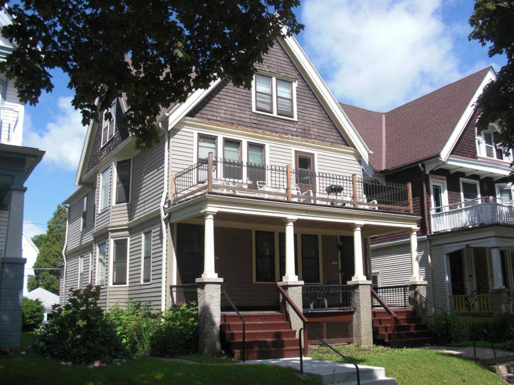 Apartment for rent at 2959 N Murray Ave, Milwaukee, WI 53211
