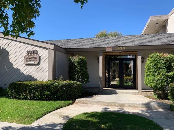 Apartment for rent at 1975 Pomona Ave #17, Costa Mesa, CA 92627