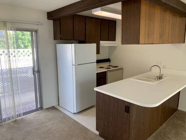 Apartment for rent at 1975 Pomona Ave #17, Costa Mesa, CA 92627