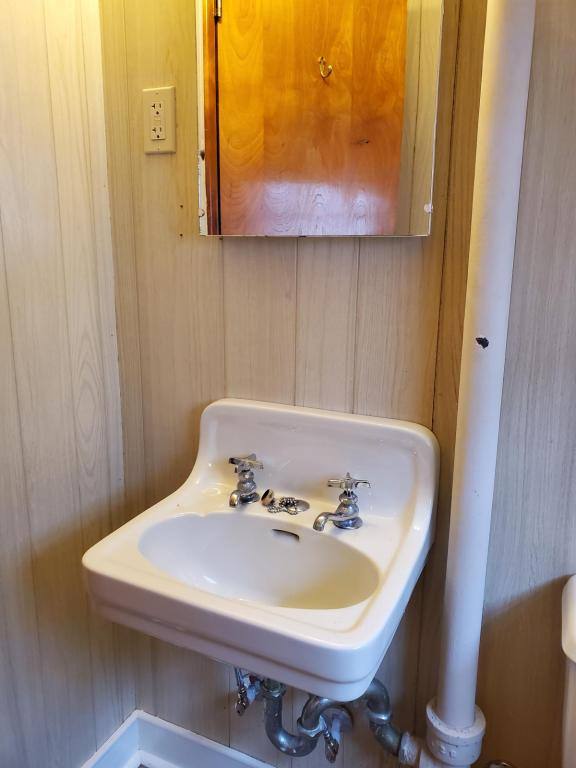 House for rent at 1008 W 5th, Ottawa, KS 66067