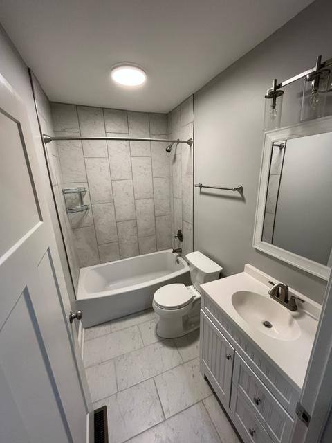 Apartment for rent at 1201 Charleston Ave #3, Huntington, WV 25701