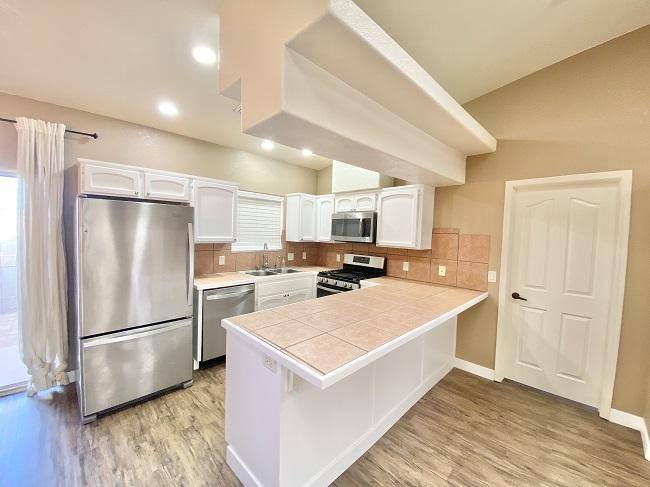 Townhouse for rent at 11381 S Kingman Ave, Yuma, AZ 85365