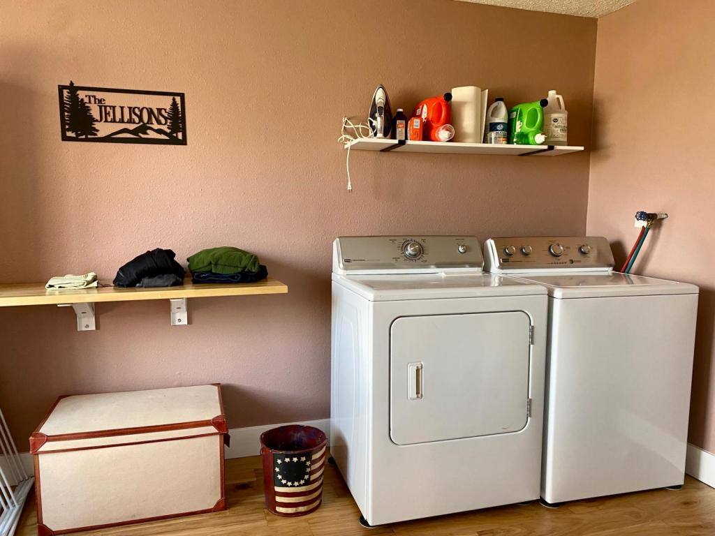 House for rent at 1049 Ponderosa Circle, Longmont, CO 80504