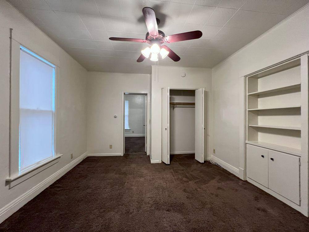 Apartment for rent at 108 Park Ave, Muscatine, IA 52761