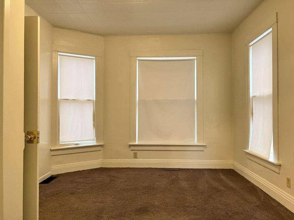 Apartment for rent at 108 Park Ave, Muscatine, IA 52761