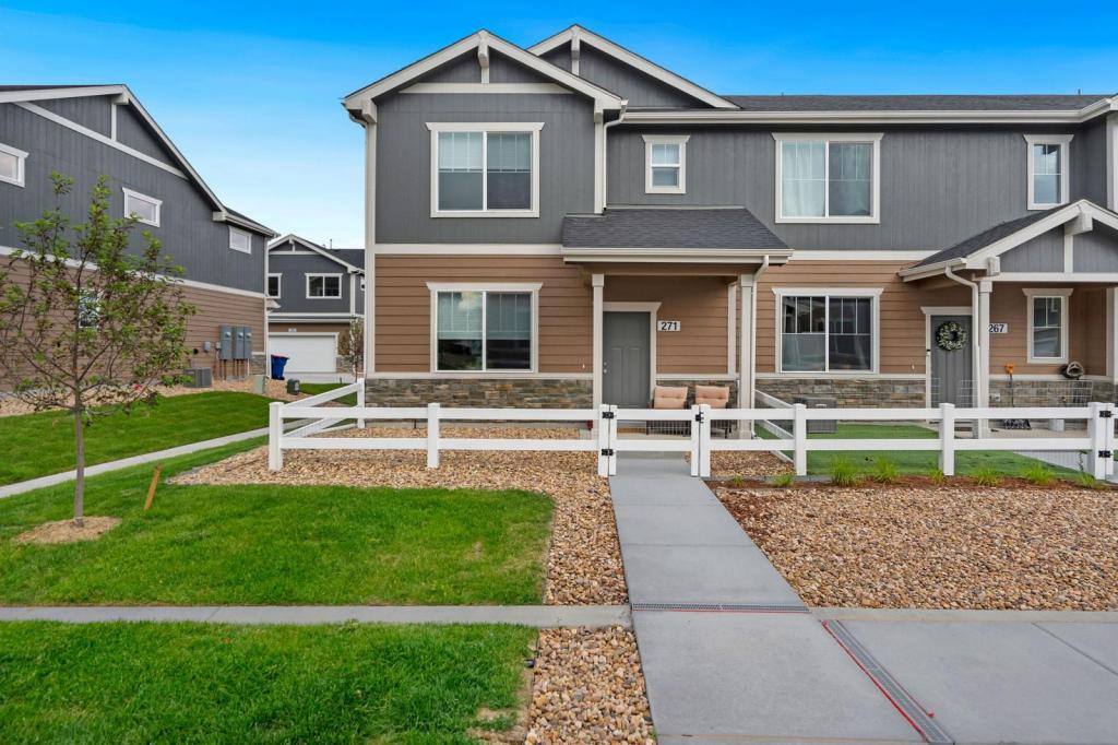 Townhouse for rent at 271 Penguin St, Johnstown, CO 80534