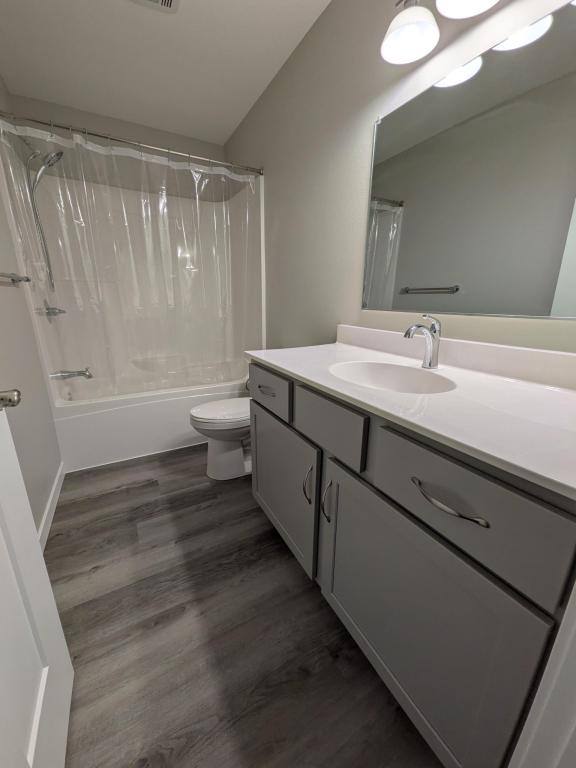 Townhouse for rent at 14 Reserve Court, Garner, IA 50438