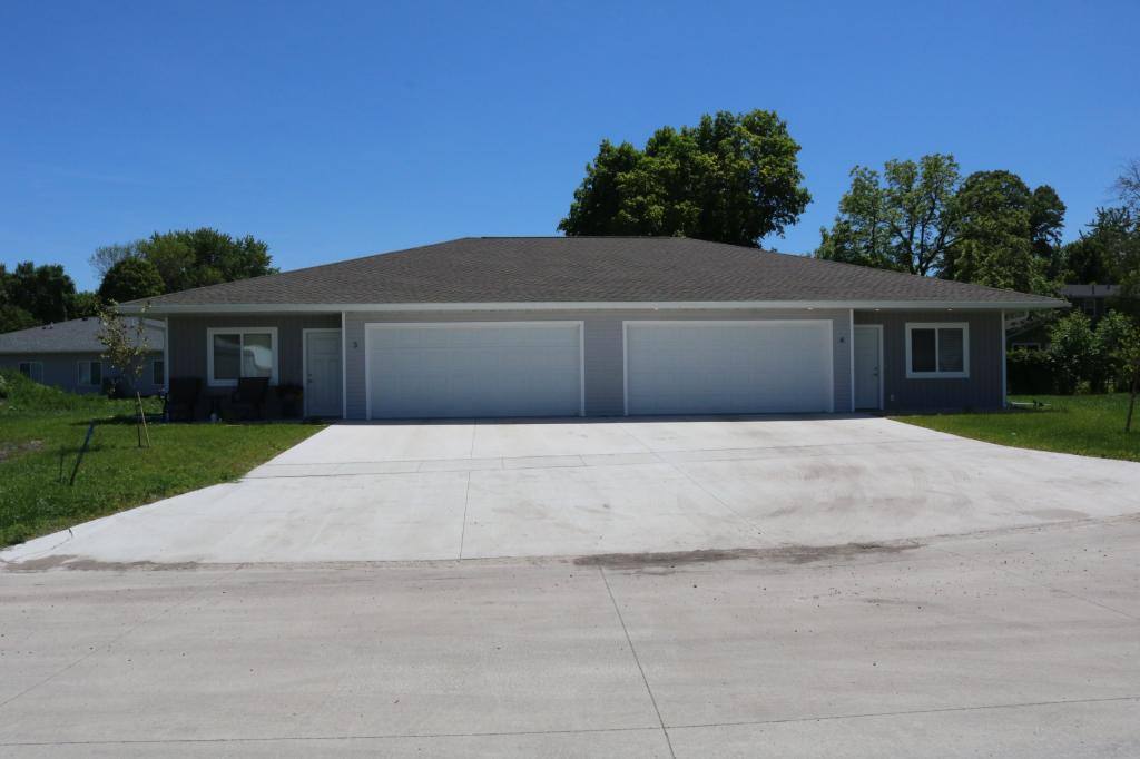 Townhouse for rent at 14 Reserve Court, Garner, IA 50438