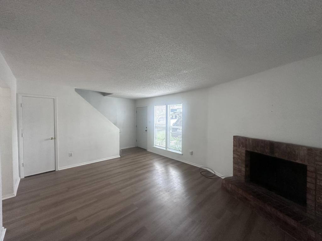 House for rent at 514 E Norwood Circle, Arlington, TX 76013
