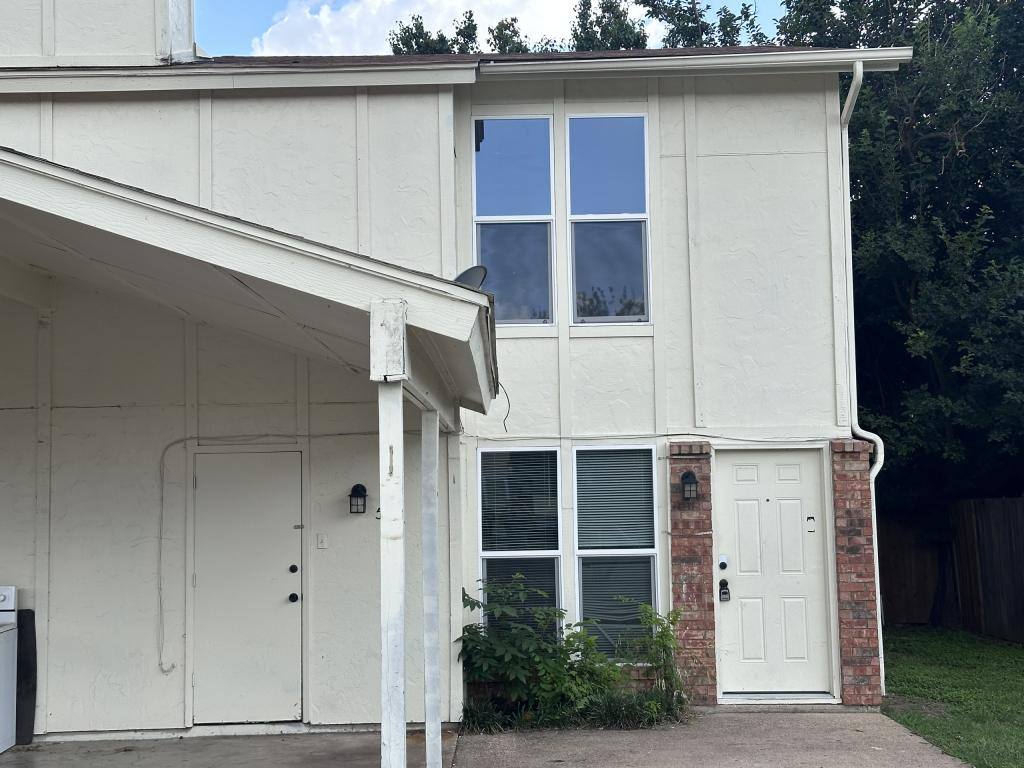 House for rent at 514 E Norwood Circle, Arlington, TX 76013