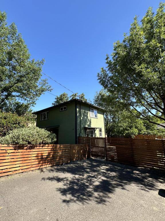 House for rent at 220 W Hersey St, Ashland, OR 97520