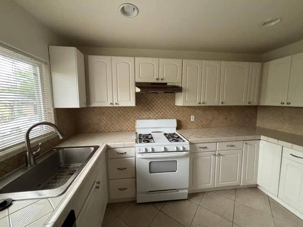House for rent at 210 Goetting Way, Vista, CA 92083