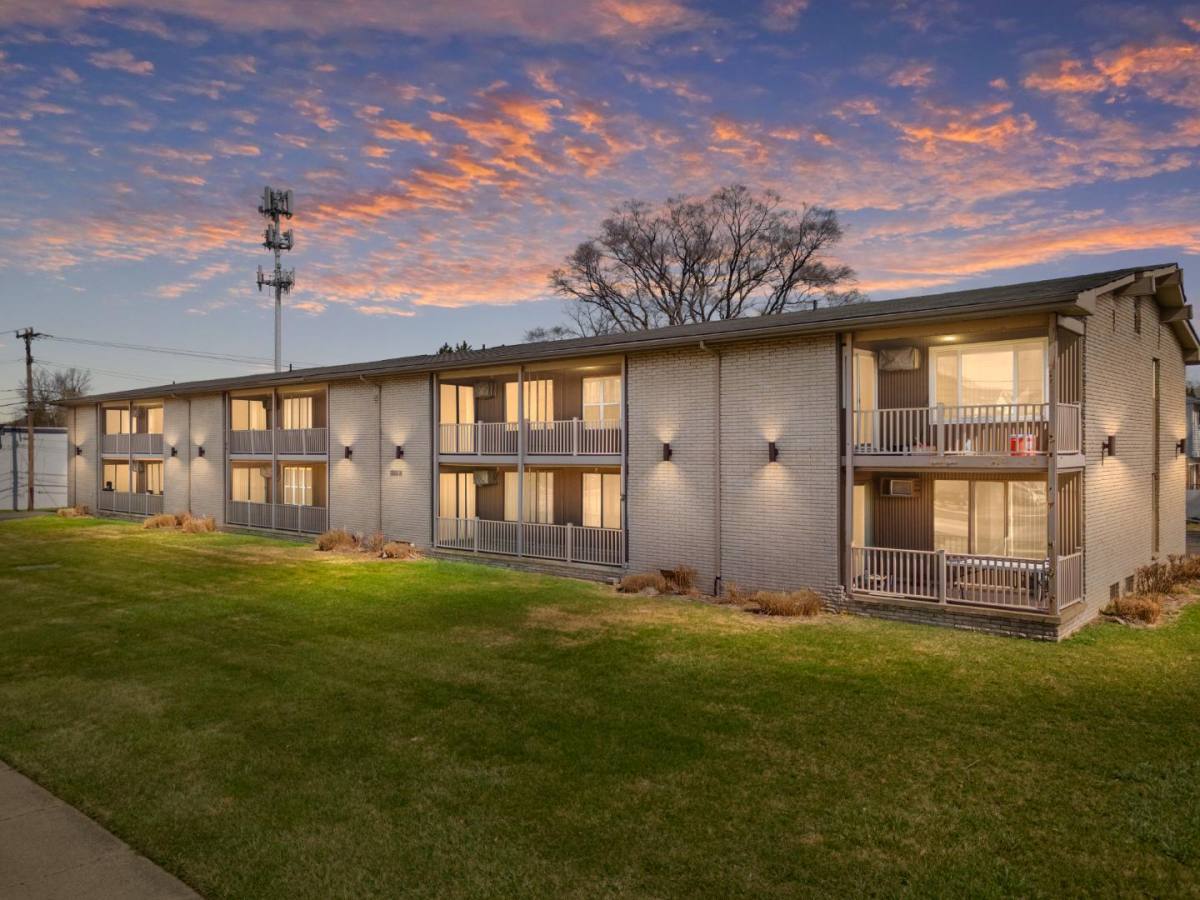 Apartment for rent at 30050 Dequindre, Warren, MI 48092