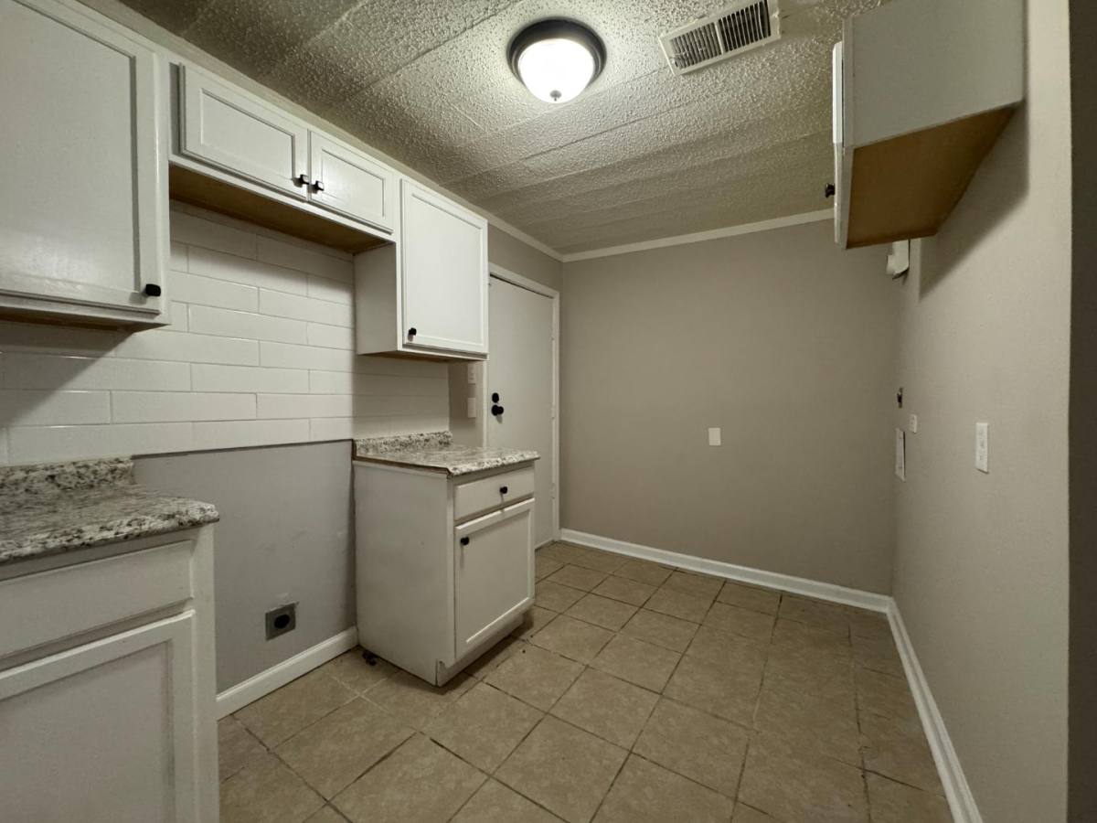 House for rent at 1651 Corning Ave, Memphis, TN 38127