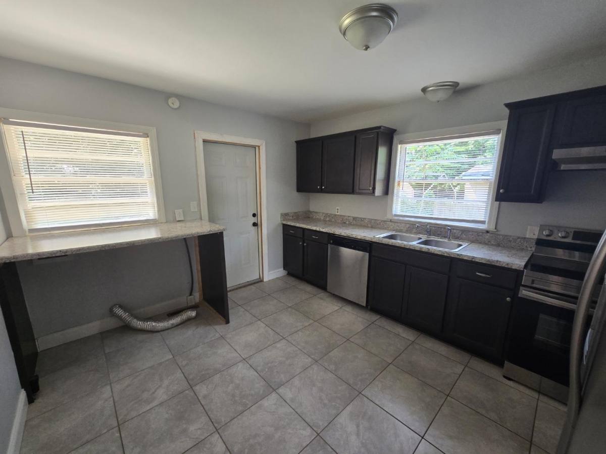 House for rent at 821 Sandalwood Dr, Fayetteville, NC 28304