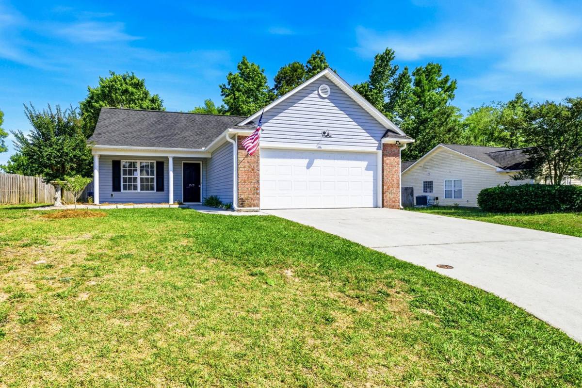 House for rent at 215 Gardenview Court NE, Leland, NC 28451