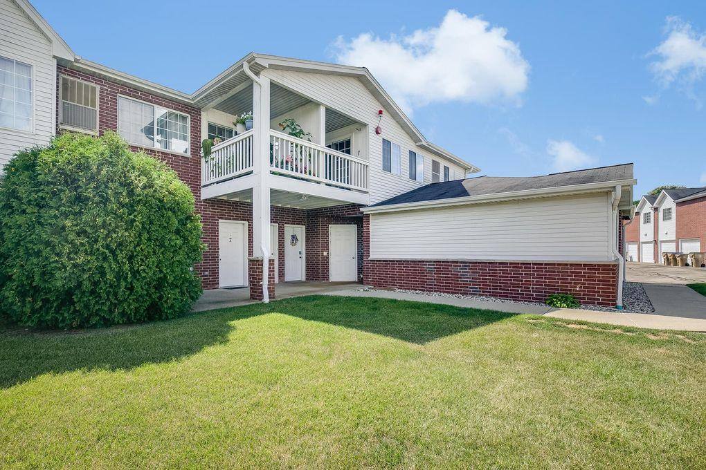 Condo for rent at 8055 Lexington Place #11, Pleasant Prairie, WI 53158