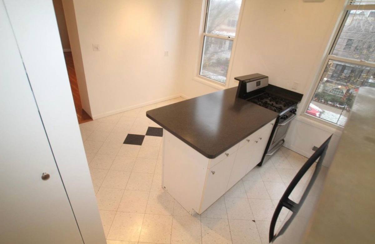 Apartment for rent at 1741 W Byron #2, Chicago, IL 60613