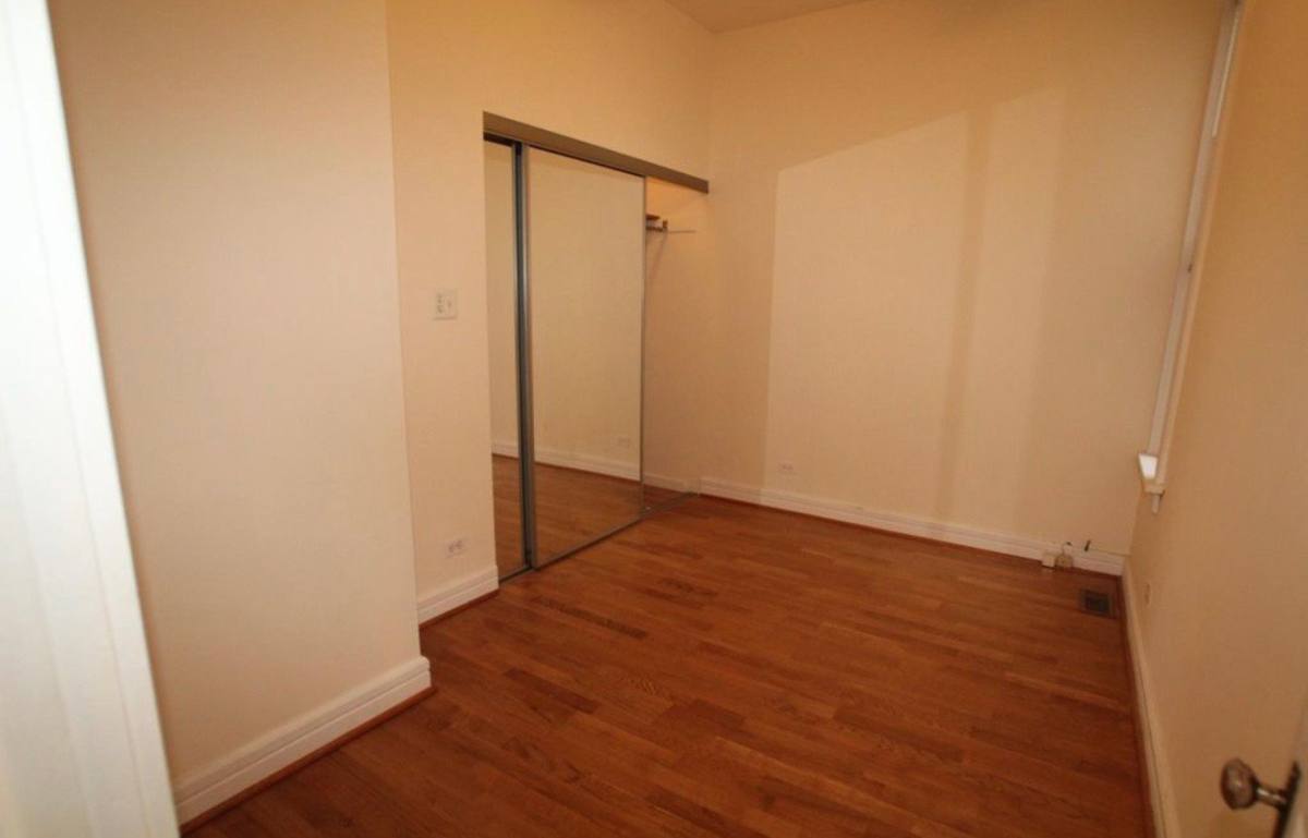 Apartment for rent at 1741 W Byron #2, Chicago, IL 60613