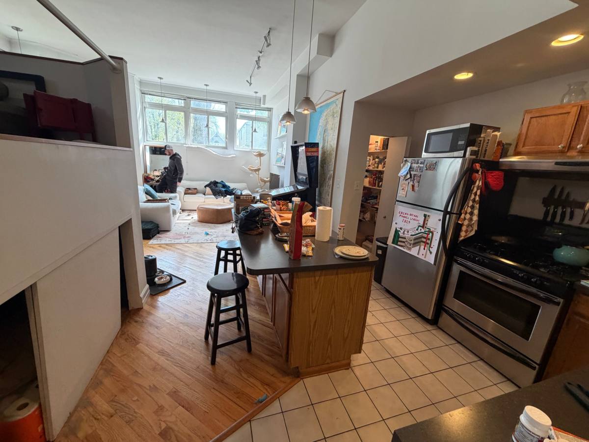 Apartment for rent at 3858 N Hermitage #1, Chicago, IL 60613