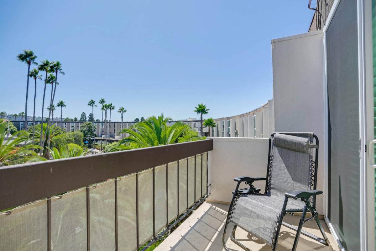 Condo for rent at 3050 Rue Dorleans #RUE, San Diego, CA 92110