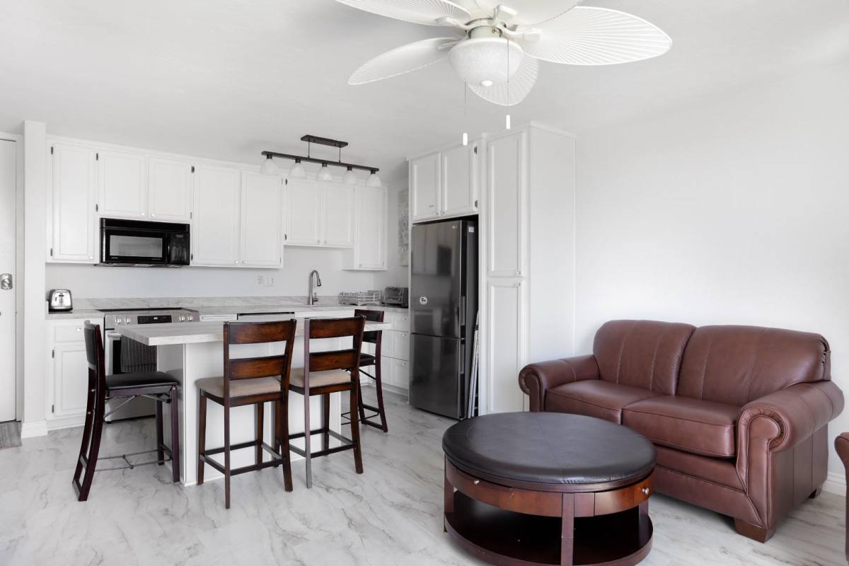 Condo for rent at 3050 Rue Dorleans #RUE, San Diego, CA 92110