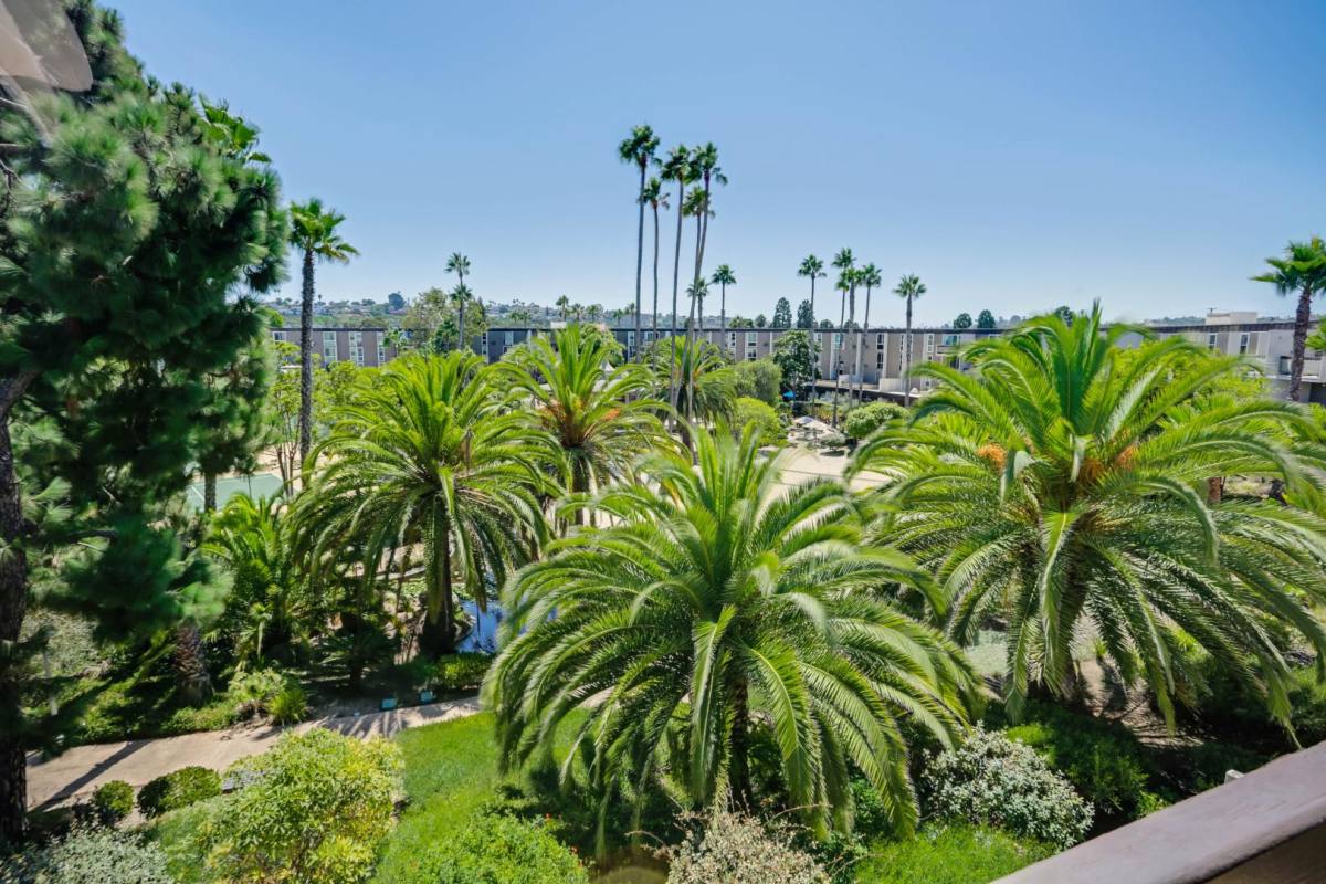Condo for rent at 3050 Rue Dorleans #RUE, San Diego, CA 92110