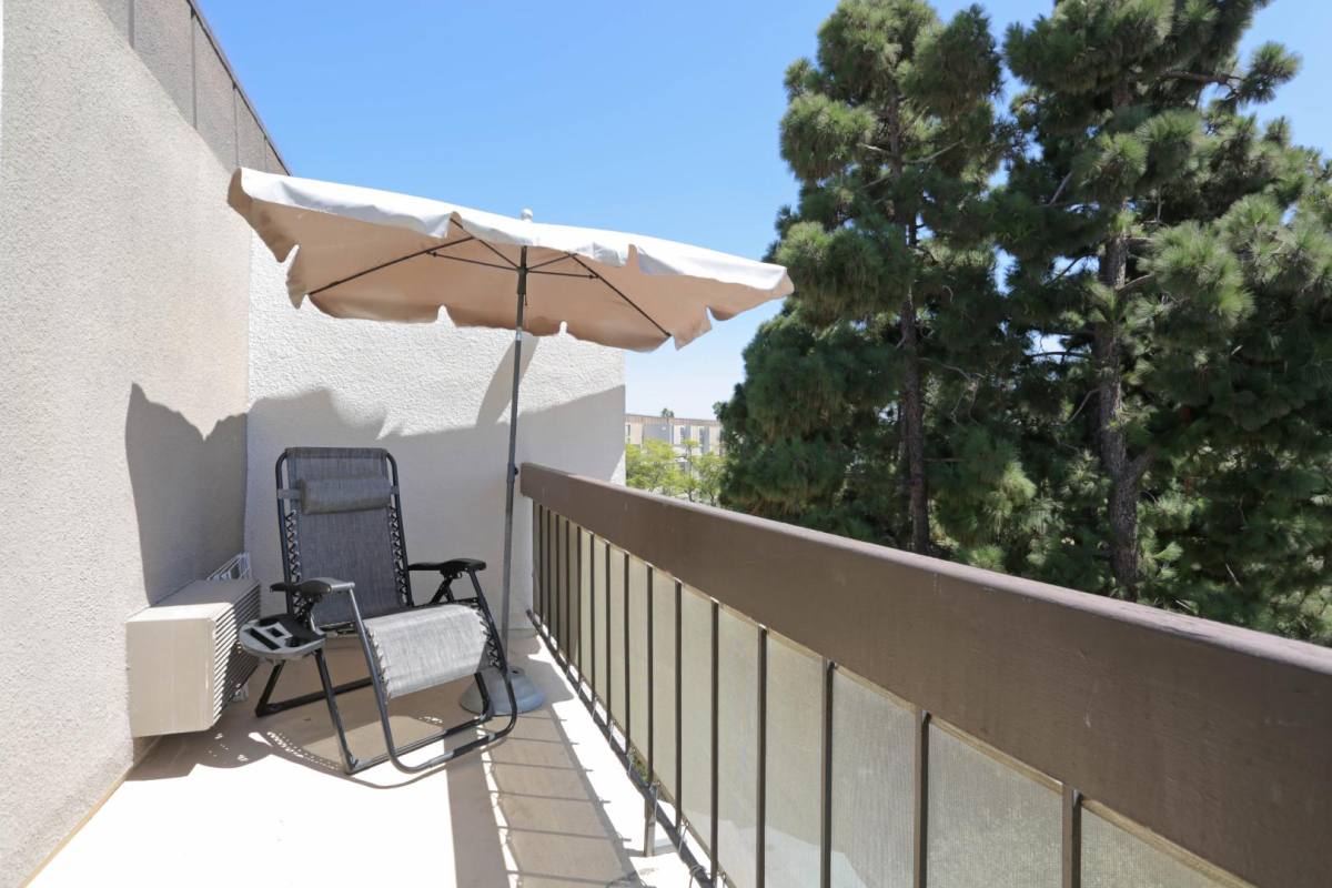 Condo for rent at 3050 Rue Dorleans #RUE, San Diego, CA 92110