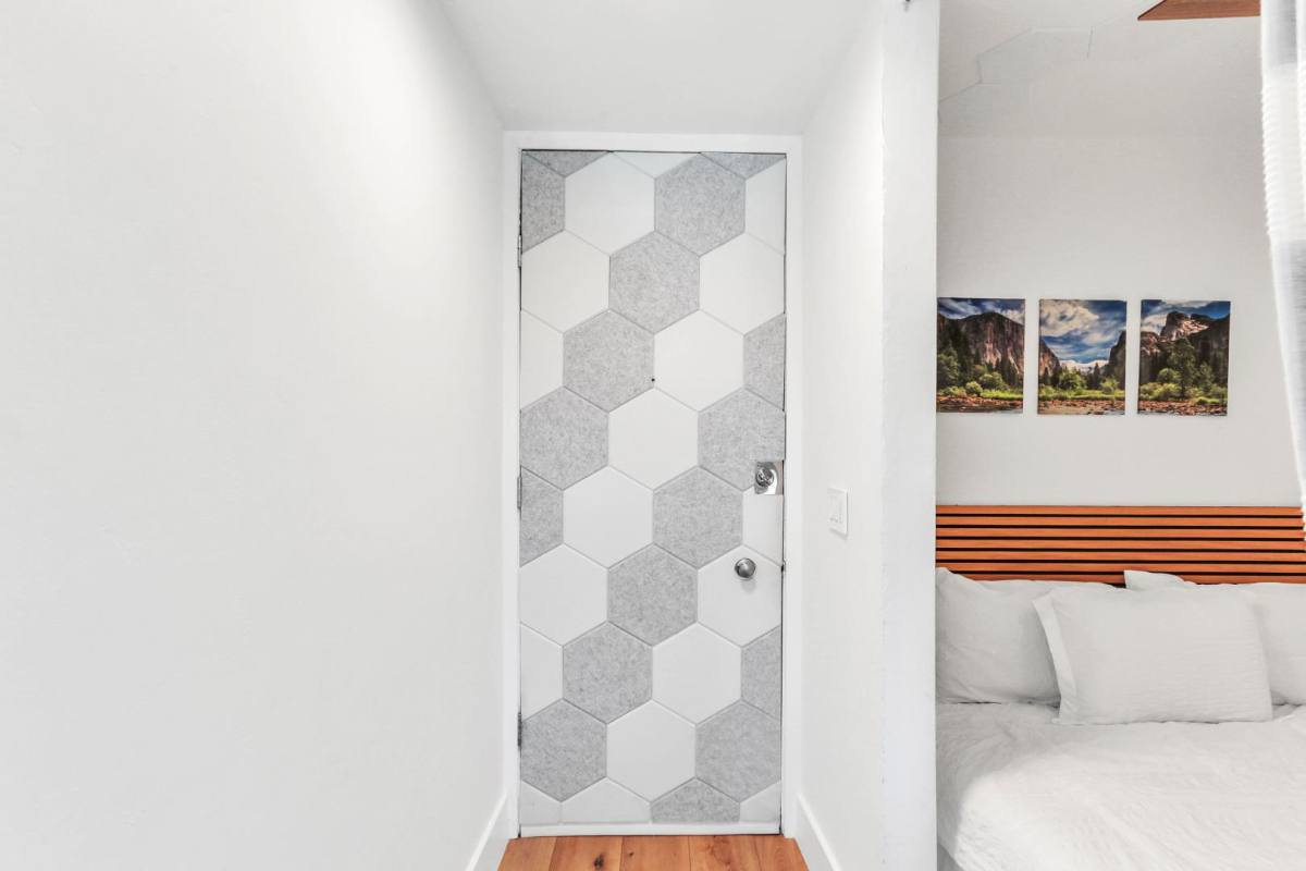 Condo for rent at 3050 Rue Dorleans #RUE, San Diego, CA 92110