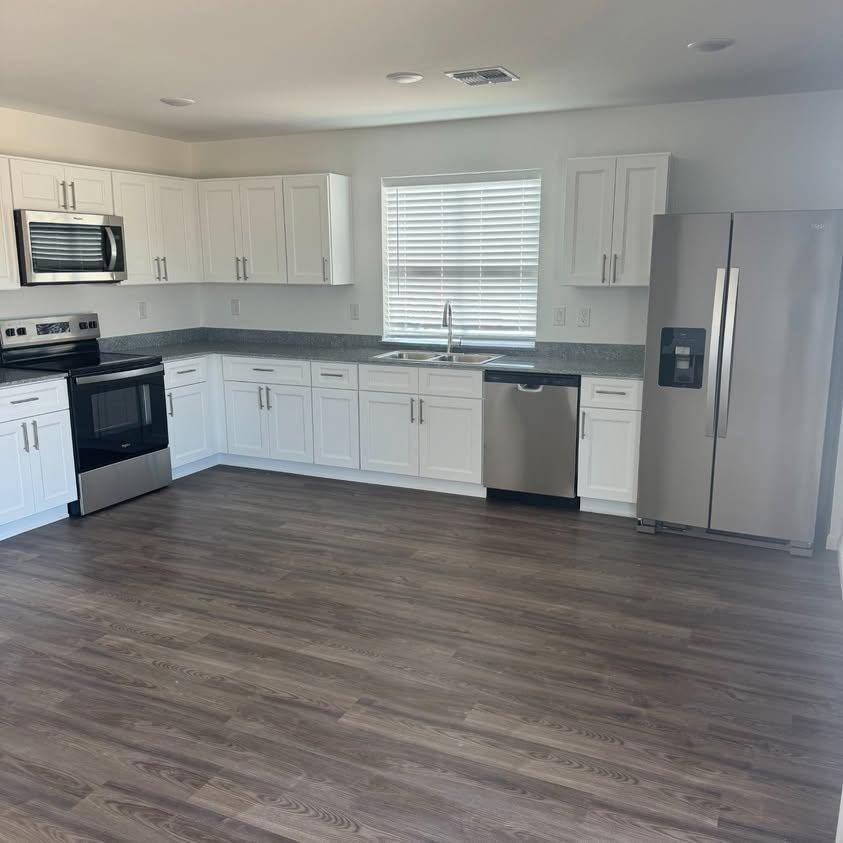 House for rent at 20062 E Lakeside Rd, Mayer, AZ 86333