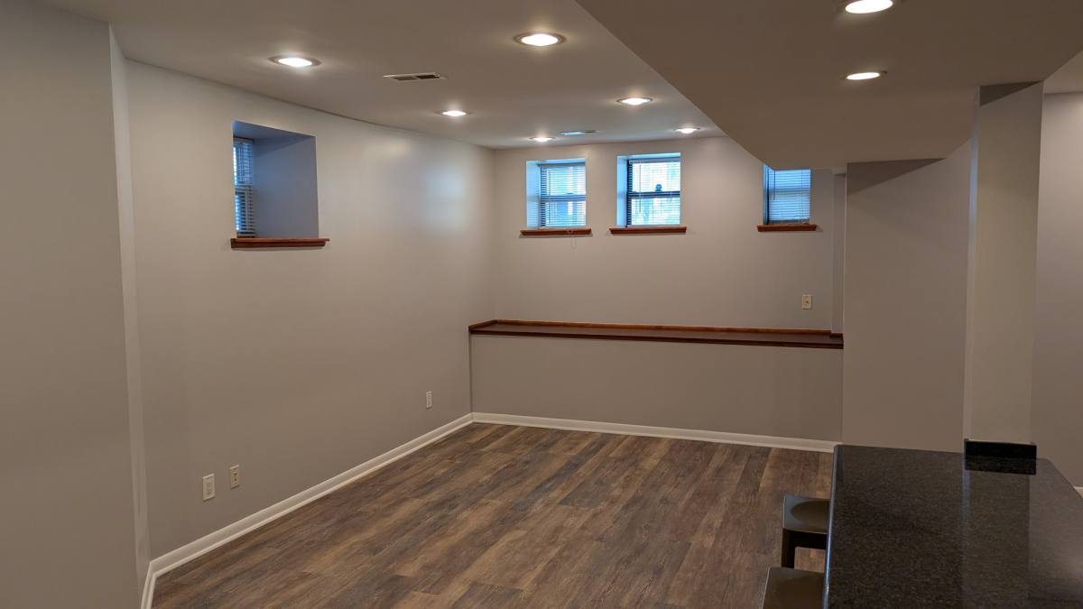 Apartment for rent at 429 E 45th Place, Chicago, IL 60653