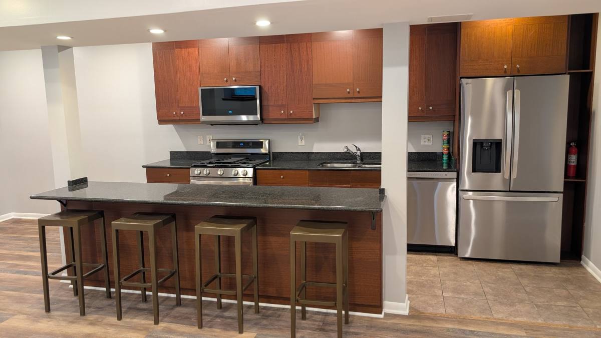 Apartment for rent at 429 E 45th Place, Chicago, IL 60653