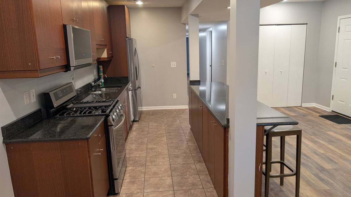 Apartment for rent at 429 E 45th Place, Chicago, IL 60653