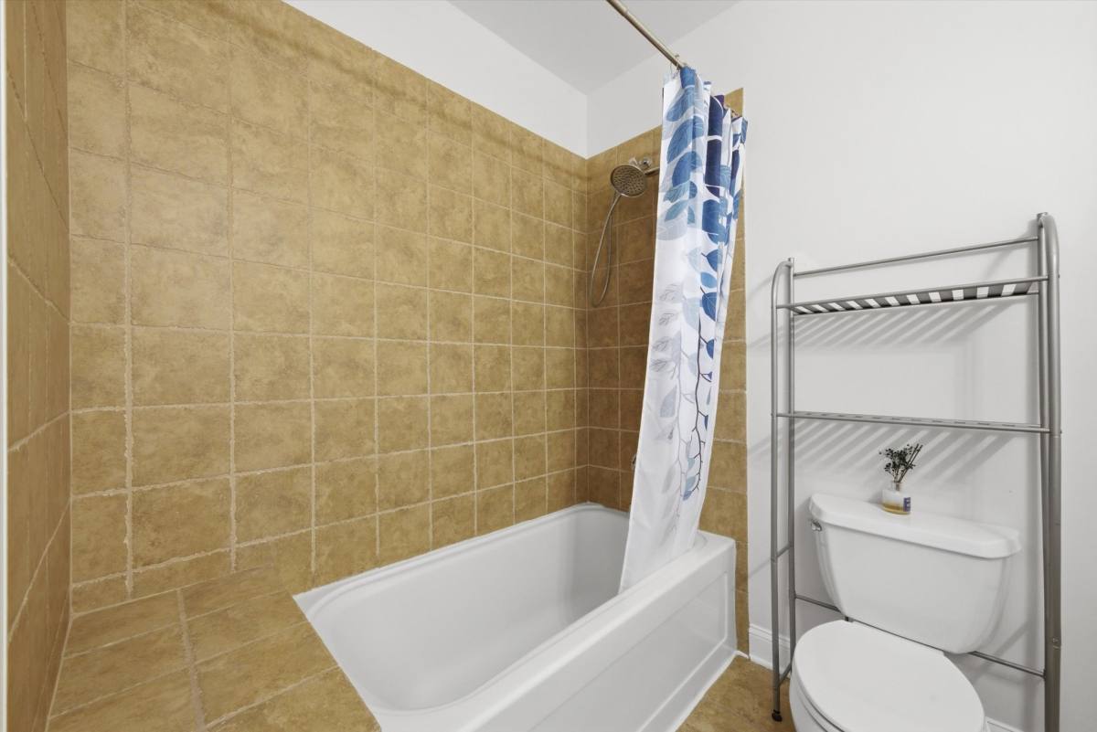 Condo for rent at 2204 N Natchez #3, Elmwood Park, IL 60707