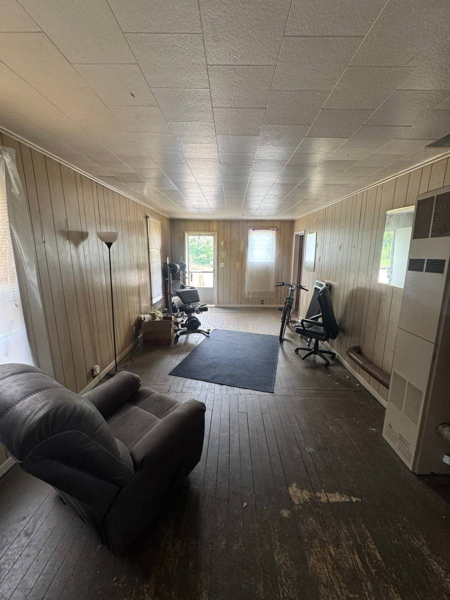 House for rent at 1639 S Warren Ave, Saginaw, MI 48601